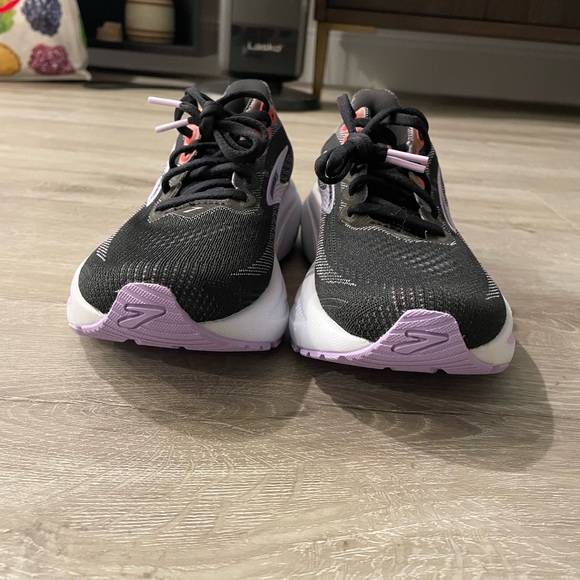 Brooks Ghost 17 Women's Black and Pink Athletic Shoes - Picture 4 of 5